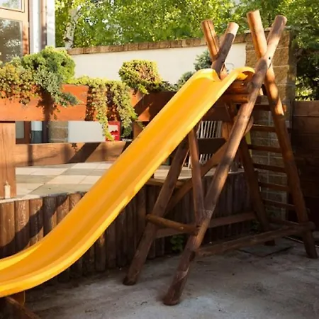 Dovolenkovy Dom Jople 度假居 Podhájska